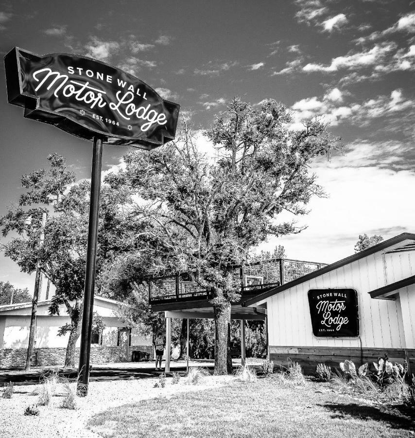 Stonewall Motor Lodge Extérieur photo